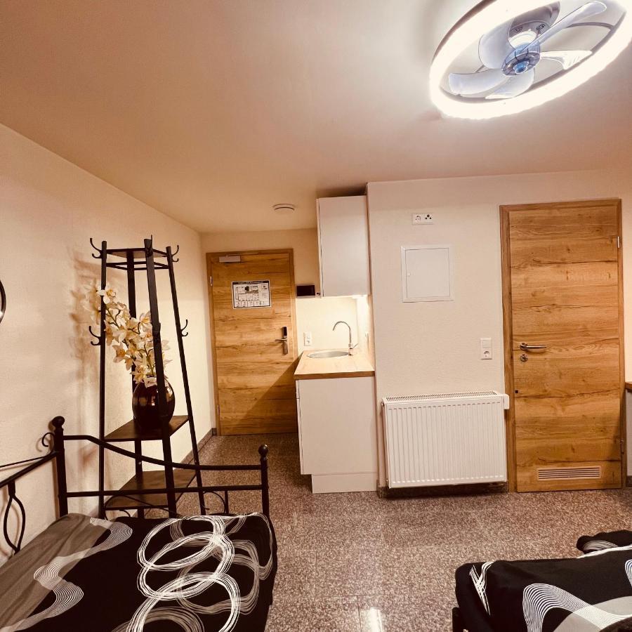 Отель Rose Boardinghouse 24H-7D Self Check-In Automat Гросботтвар Экстерьер фото